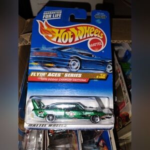 Hot Wheels Flyin Aces 1970 Dodge Charger Daytona #737 GREEN Old Blue Card